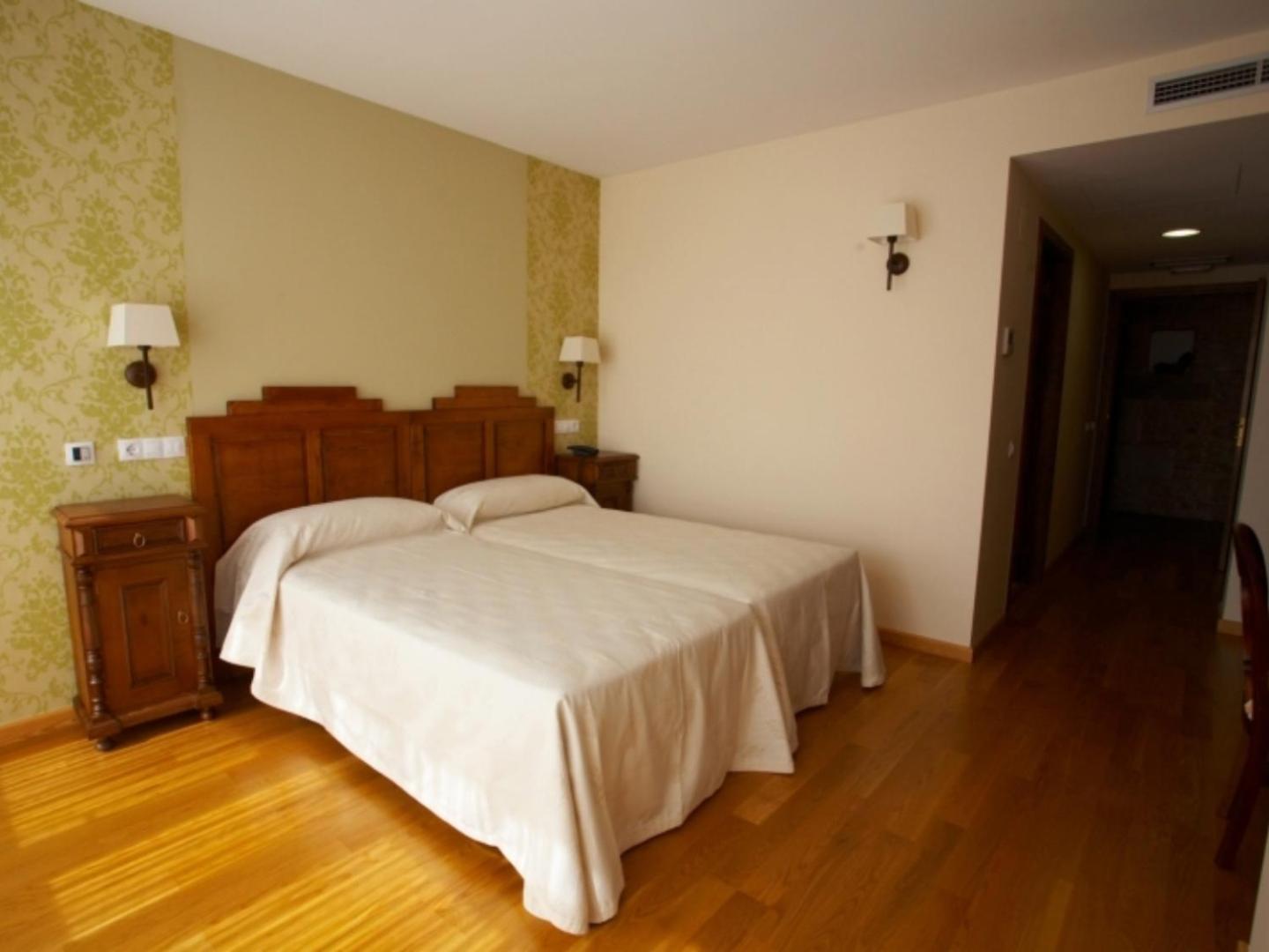 Hotel Vila Do Val O Valadouro Bagian luar foto